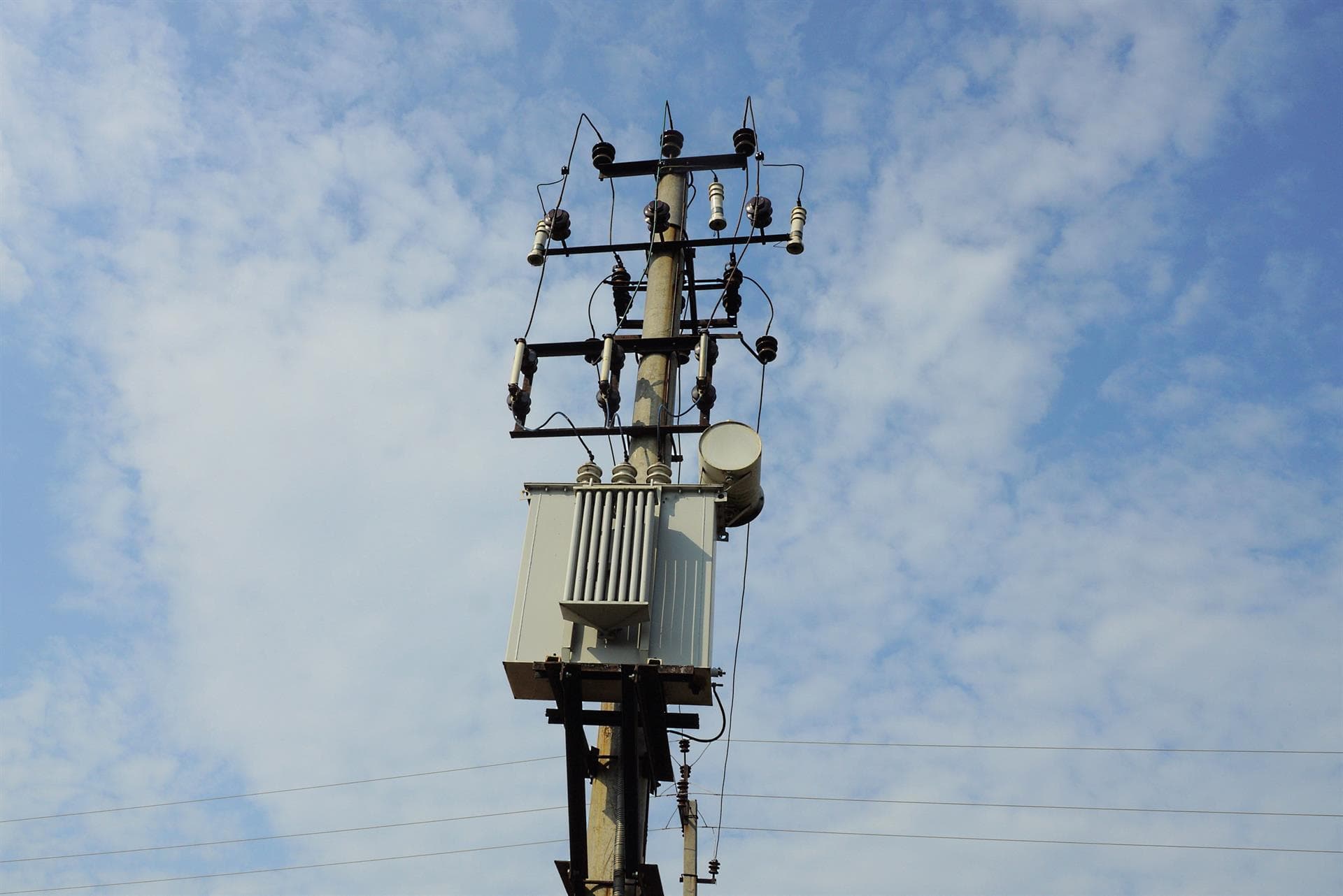 Medium voltage transformer repair